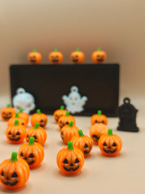 25 mini-pumpkins